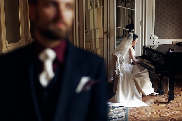 The dream wedding of VIP manager Pietro Gaudioso with model Niki Wu Jie: Elisabetta Canalis witness, Emma sings "Amami" for them