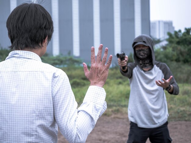 The stalker disguised as a ghost who threw stones at his ex-wife